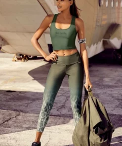 Bench. Crop-Top bauchfreies Crop-Top -Bench Verkaufsgeschäft 06482af0 c046 5d90 b8c8 e4e986036d14 1