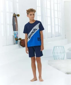 Bench. Shorty mit Colourblock und Logo Schriftzug -Bench Verkaufsgeschäft 07c4a4bf 11a0 54bc 97a0 c4d2bdead53c