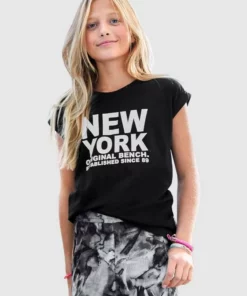 Bench. T-Shirt mit kleinem Ärmelaufschlag