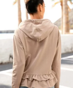 Bench. Kapuzensweatshirt mit Rüschensaum -Bench Verkaufsgeschäft 1475ddee 1f21 50a0 a35c bd19e700fef0