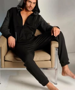 Bench. Jumpsuit mit Kapuze