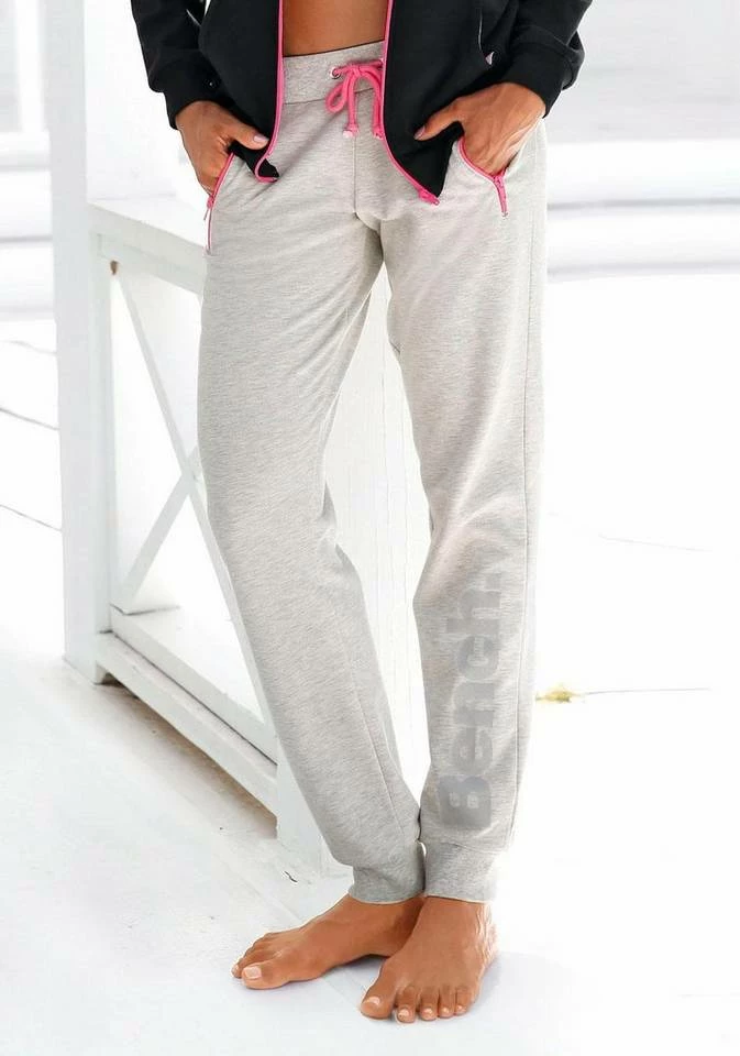 Bench. Relaxhose mit kontrastfarbenen Details Blau-meliert, Schwarz, Grau-meliert 1 Bench. Relaxhose mit kontrastfarbenen Details Blau-meliert, Schwarz, Grau-meliert