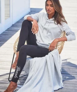 Bench. Kapuzensweatshirt mit glänzender Logostickerei Schwarz, Ecru, Hellgrau-meliert -Bench Verkaufsgeschäft 19ae8d15 03fb 5c24 bb74 5d12e511d255