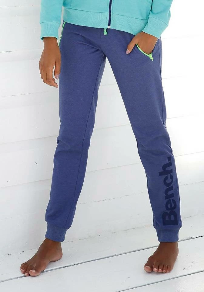 Bench. Relaxhose mit kontrastfarbenen Details Blau-meliert, Schwarz, Grau-meliert 10 Bench. Relaxhose mit kontrastfarbenen Details Blau-meliert, Schwarz, Grau-meliert – Bild 10