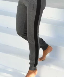 Bench. Sweathose mit Seitenstreifen und schmalem Bein Schwarz, Mint-schwarz, Rosa-schwarz, Anthrazit-meliert-schwarz -Bench Verkaufsgeschäft 33820239