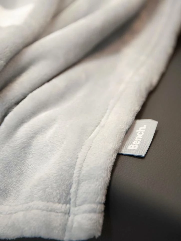 Wohndecke »Bench«, Bench., samtweiche Wellsoft-Decke Rosa, Grau 2 Wohndecke »Bench«, Bench., samtweiche Wellsoft-Decke Rosa, Grau – Bild 2