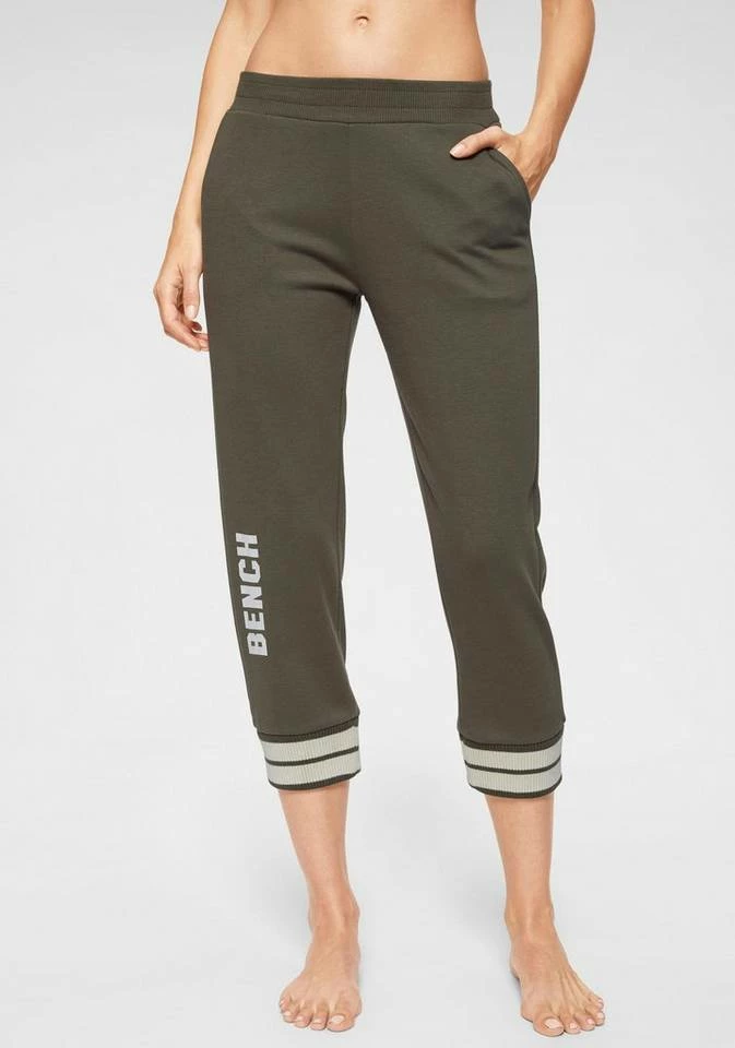 Bench. Relax-Caprihose mit breiten weichen Ribbündchen Schwarz, Khaki 6 Bench. Relax-Caprihose mit breiten weichen Ribbündchen Schwarz, Khaki – Bild 6