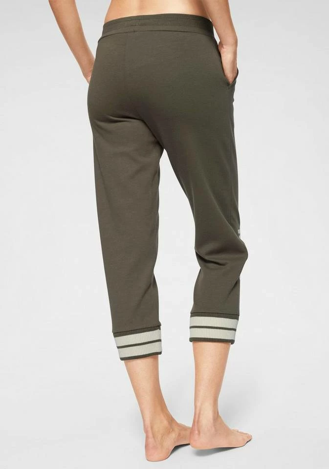 Bench. Relax-Caprihose mit breiten weichen Ribbündchen Schwarz, Khaki 7 Bench. Relax-Caprihose mit breiten weichen Ribbündchen Schwarz, Khaki – Bild 7