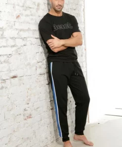 Bench. Relaxhose mit aufgesetzten Streifen an der Seite -Bench Verkaufsgeschäft 34903866