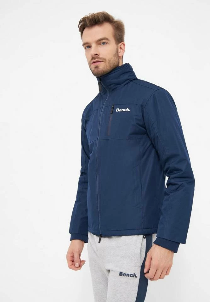 Bench. Winterjacke »Bango« Bündchenabschluss, Fleecefutter, wasserabweisend Schwarz, Navy, Camo 10 Bench. Winterjacke »Bango« Bündchenabschluss, Fleecefutter, wasserabweisend Schwarz, Navy, Camo – Bild 10