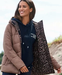 Bench. Wendejacke mit Kapuze -Bench Verkaufsgeschäft 457f1d27 a945 5ce2 aabe 3c3b634bbf84