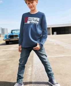 Bench. Langarmshirt »URBAN VIBES« 8 Bench. Langarmshirt »URBAN VIBES« -Bench Verkaufsgeschäft 568684ea 55fb 52dc b32d dad5a4943cd3