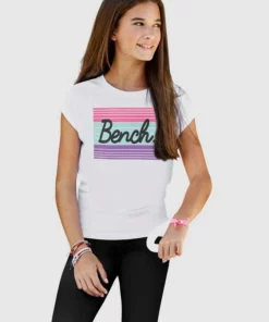 Bench. T-Shirt mit großem Logodruck