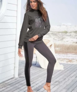 Bench. Sweatshirt mit Fotodruck -Bench Verkaufsgeschäft 6daf9f70 7ffd 594b b954 1f3dbe491951