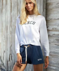 Bench. Sweatshirt in Cropped-Form mit Logostickerei -Bench Verkaufsgeschäft 781240ef a7d5 5595 9b6a 3ba60225c543