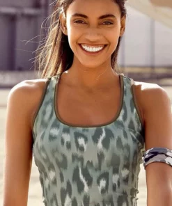 Bench. Crop-Top bauchfreies Crop-Top