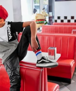 Bench. T-Shirt »mit farbigen Einsätzen« -Bench Verkaufsgeschäft 8b764404 0c76 526d b61d 9296798c2e84