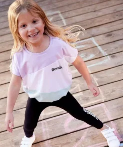 Bench. T-Shirt -Bench Verkaufsgeschäft a66d5334 96dc 517a b9cf cb44c617b1ea