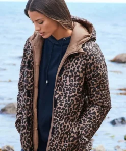 Bench. Wendejacke mit Kapuze