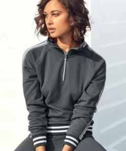 Bench. Sweater in lässiger Troyerform