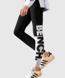 Bench. Leggings mit großem BENCH Druck