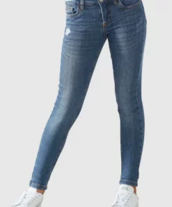 Bench. Stretch-Jeans mit dezenten Abriebeffekten in Super Skinny -Bench Verkaufsgeschäft d856f7e4 6369 571e bcfd e919a2a43c11