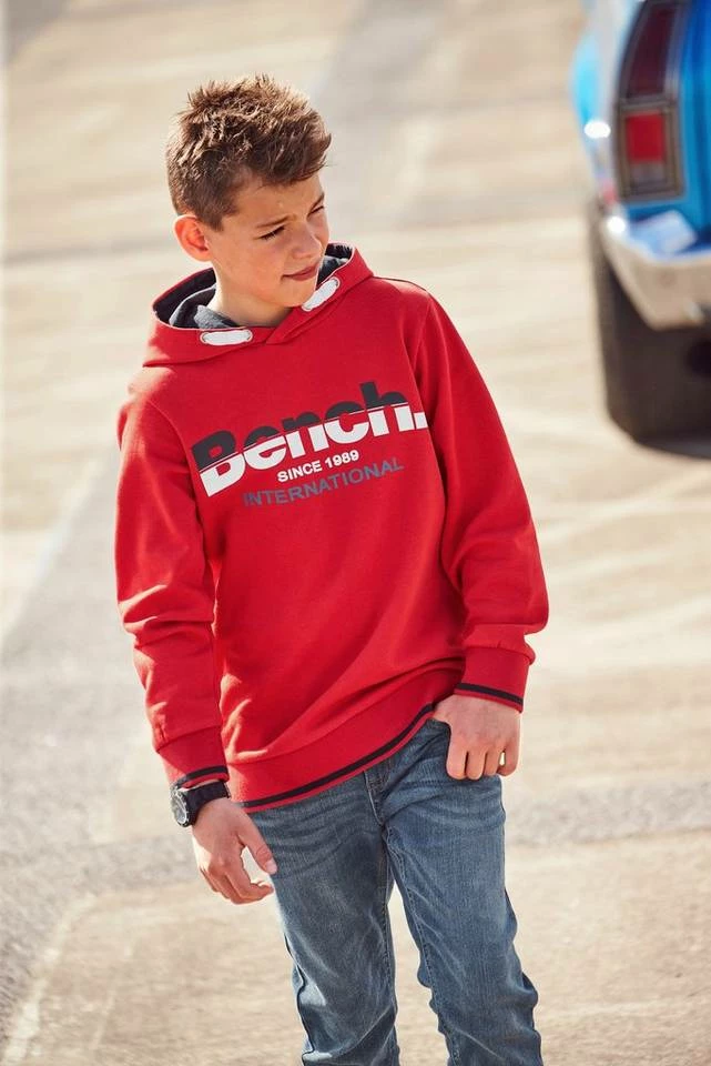 Bench. Kapuzensweatshirt mit gestreiften Bündchen 5 Bench. Kapuzensweatshirt mit gestreiften Bündchen – Bild 5