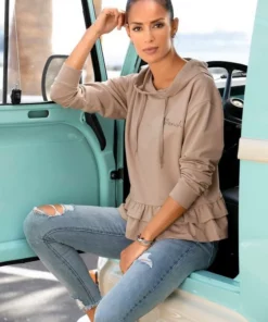 Bench. Kapuzensweatshirt mit Rüschensaum -Bench Verkaufsgeschäft e09d717f e437 5f97 825c 5b24ca98a3c2