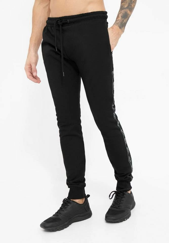 Bench. Jogginghose »Lozell« Stickerei, weiches Innenfinish Schwarz, Khaki 11 Bench. Jogginghose »Lozell« Stickerei, weiches Innenfinish Schwarz, Khaki – Bild 11