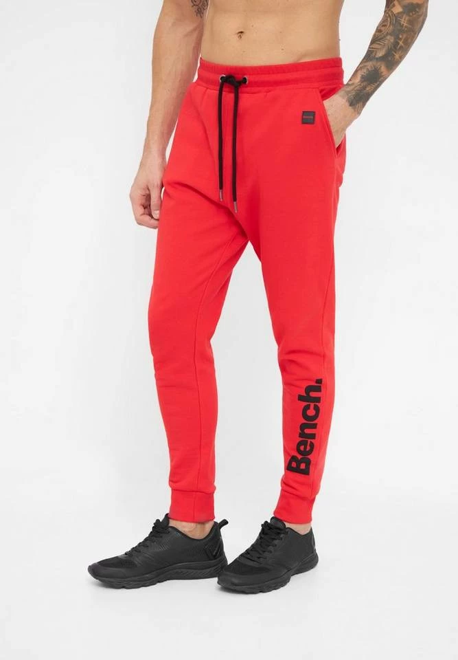 Bench. Jogginghose »Equip« Stickerei, weiches Innenfinish Red, Schwarz 6 Bench. Jogginghose »Equip« Stickerei, weiches Innenfinish Red, Schwarz – Bild 6