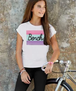 Bench. T-Shirt mit großem Logodruck -Bench Verkaufsgeschäft f51e0574 d64a 5c3b 9a5a 566c503b3629